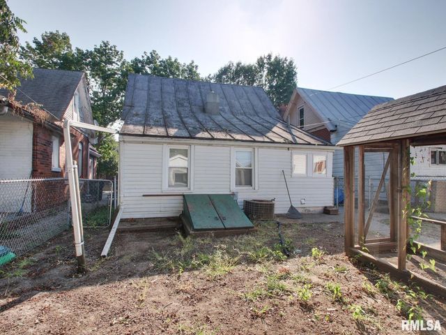 1029 N 11TH Street, Quincy, IL 62301