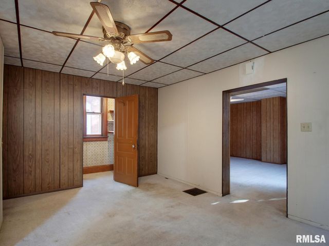 1029 N 11TH Street, Quincy, IL 62301