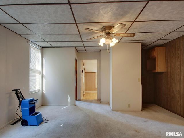 1029 N 11TH Street, Quincy, IL 62301