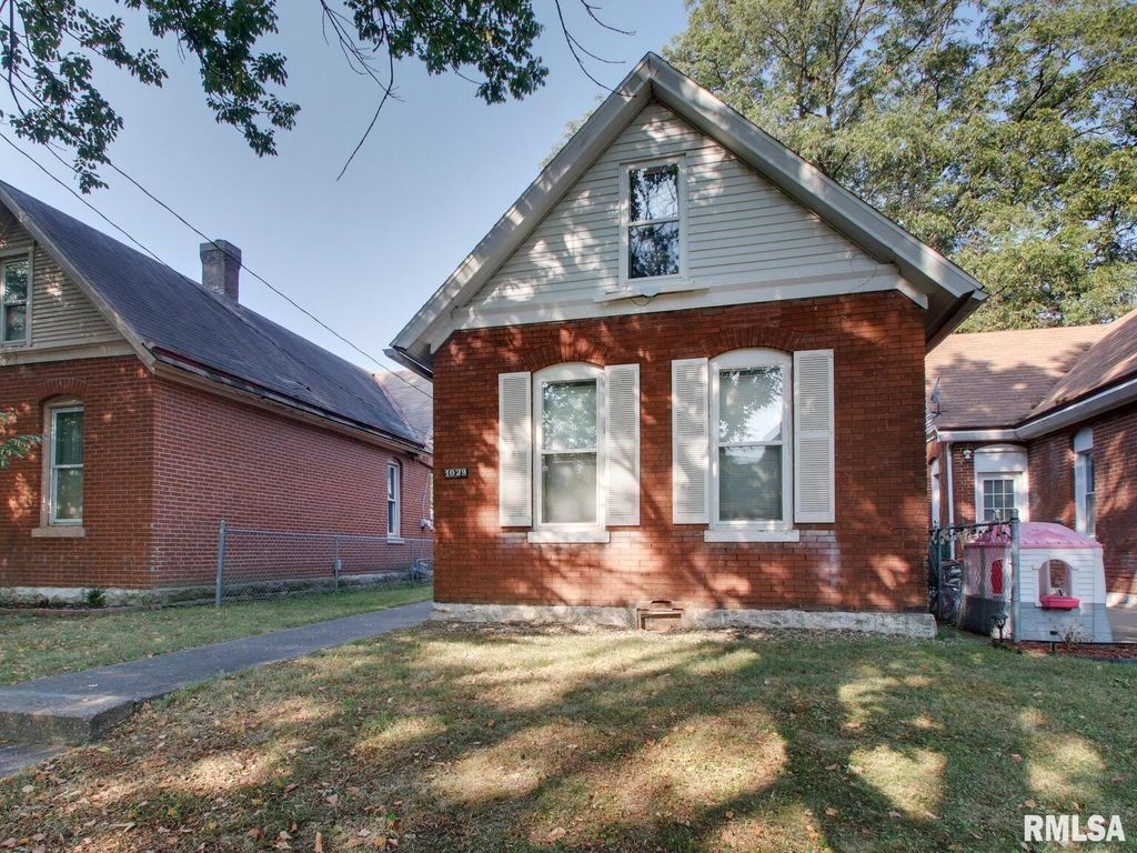 1029 N 11TH Street, Quincy, IL 62301