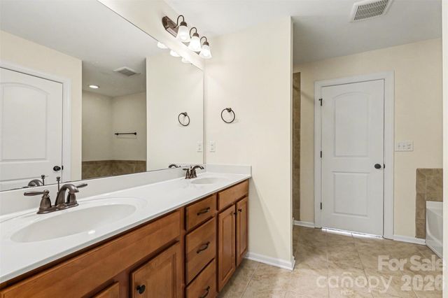 6650 Berewick Commons Parkway, Charlotte, NC 28278