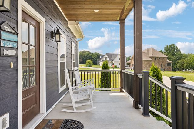 120 Pontoon Pl, Winchester, TN 37398