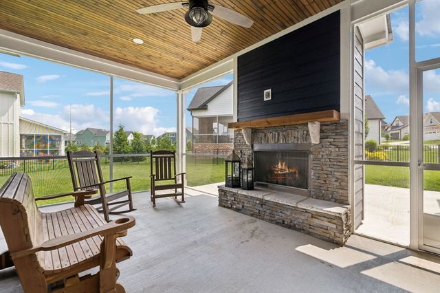 120 Pontoon Pl, Winchester, TN 37398