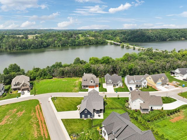 120 Pontoon Pl, Winchester, TN 37398