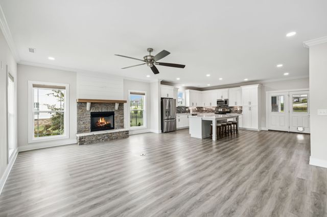 120 Pontoon Pl, Winchester, TN 37398