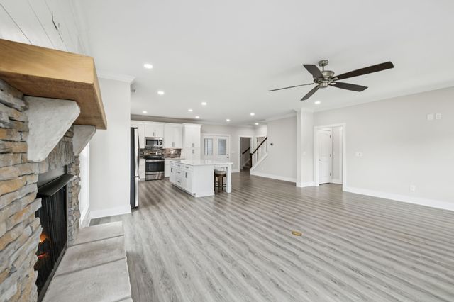 120 Pontoon Pl, Winchester, TN 37398