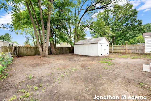 310 Majestic Street Se, City Of Kentwood, MI 49548