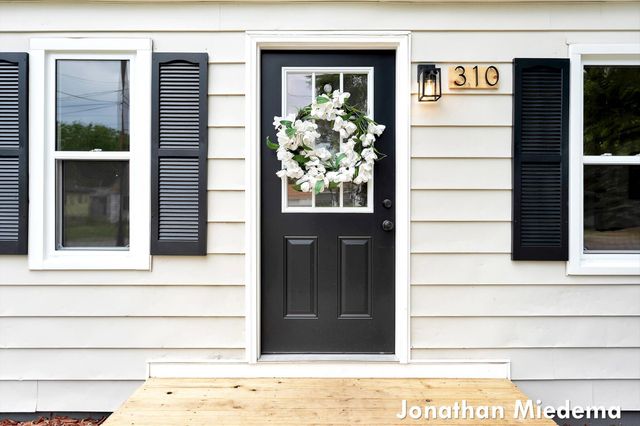 310 Majestic Street Se, City Of Kentwood, MI 49548