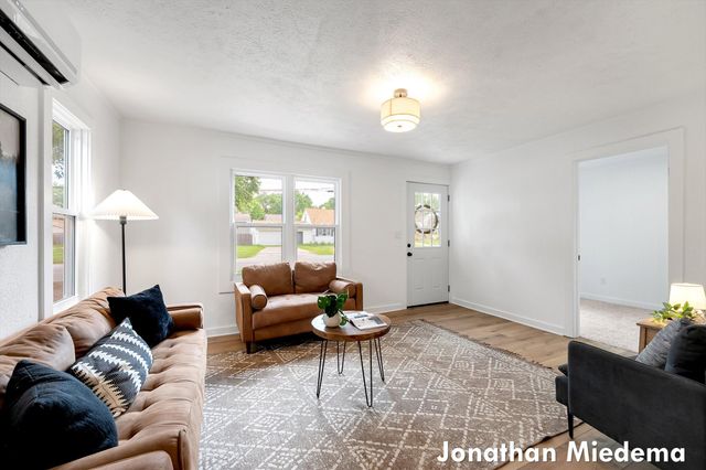 310 Majestic Street Se, City Of Kentwood, MI 49548