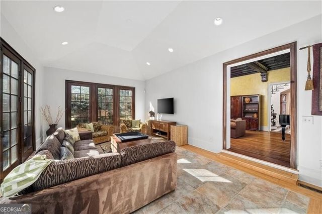 2740 Northside Drive NW, Atlanta, GA 30305