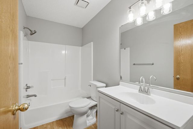 3304 W Park Drive, Burnsville, MN 55306