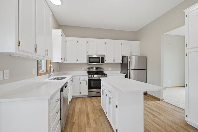 3304 W Park Drive, Burnsville, MN 55306