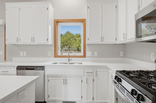 3304 W Park Drive, Burnsville, MN 55306