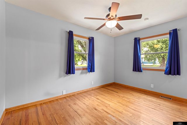 3618 S 91st Street, Omaha, NE 68124