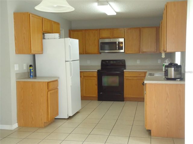 121 BRISTOL FOREST TRAIL, Sanford, FL 32771