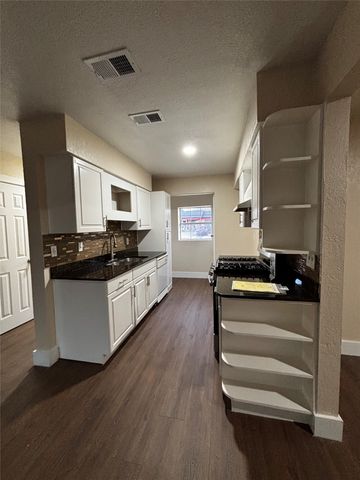 1609 Running River Road, Garland, TX 75044