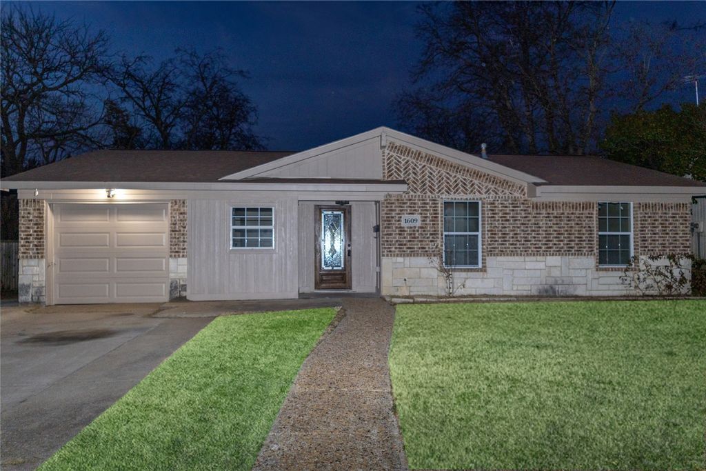 1609 Running River Road, Garland, TX 75044