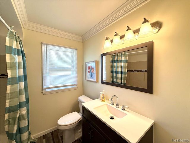 7499 ROBINDALE Avenue, Dearborn Heights, MI 48127