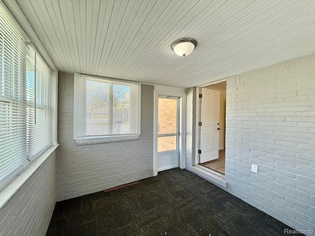 7499 ROBINDALE Avenue, Dearborn Heights, MI 48127