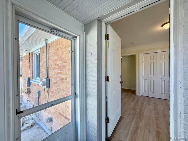 7499 ROBINDALE Avenue, Dearborn Heights, MI 48127