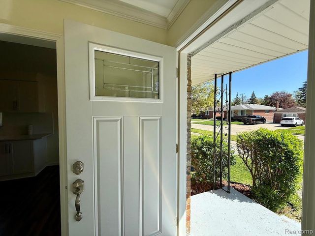 7499 ROBINDALE Avenue, Dearborn Heights, MI 48127