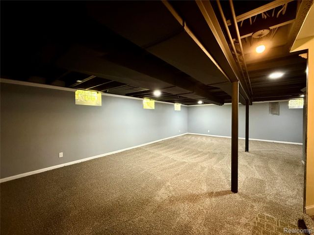 7499 ROBINDALE Avenue, Dearborn Heights, MI 48127