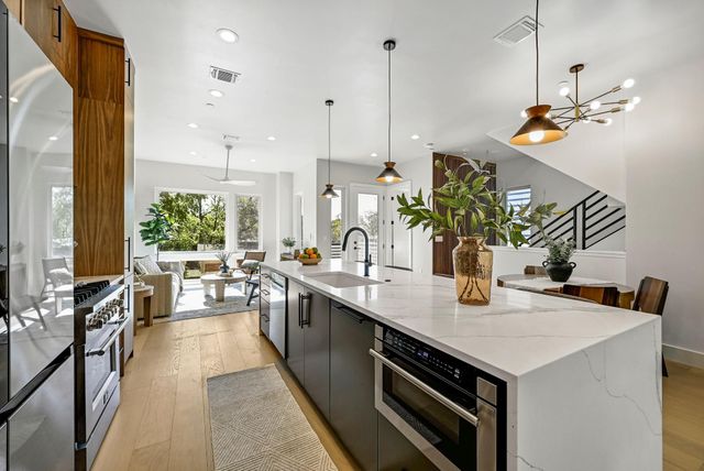 100 W Odell ST 2, Austin, TX 78752