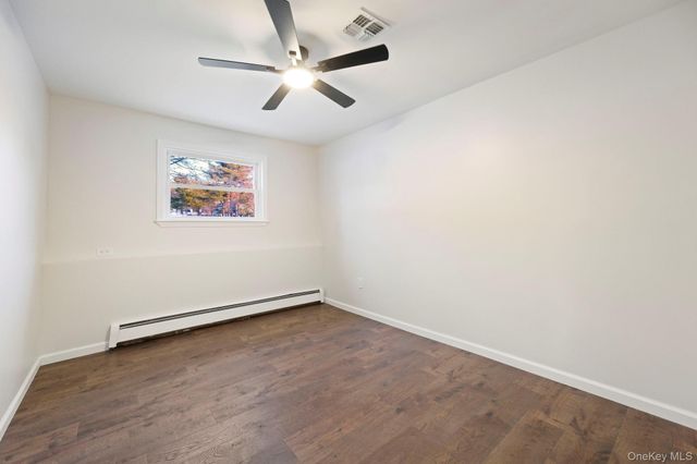 15 Decker Drive, Washingtonville, NY 10992