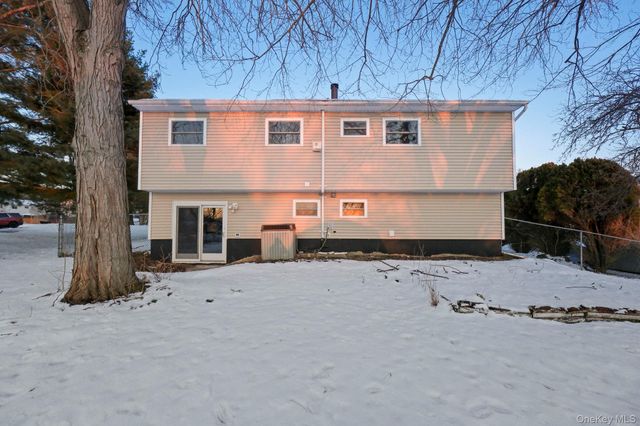 15 Decker Drive, Washingtonville, NY 10992