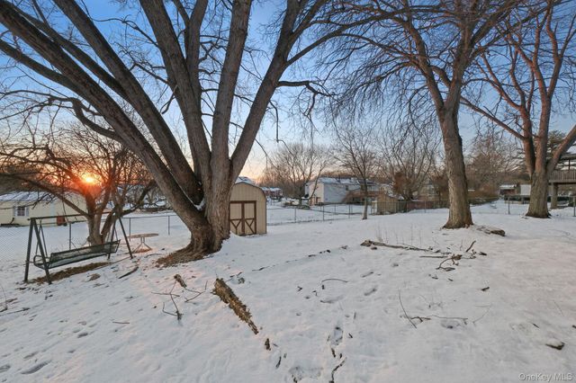 15 Decker Drive, Washingtonville, NY 10992