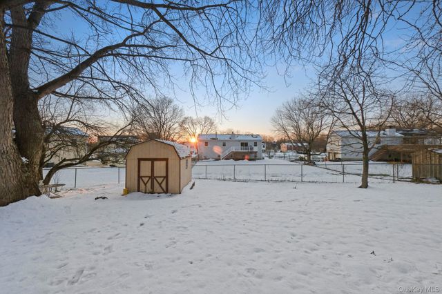 15 Decker Drive, Washingtonville, NY 10992