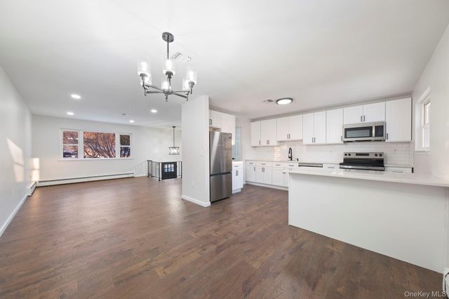 15 Decker Drive, Washingtonville, NY 10992