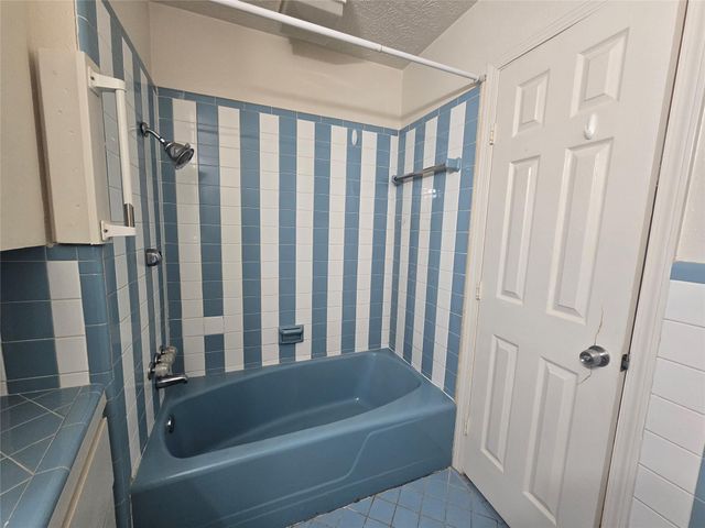 6717 Fairway Drive, Galveston, TX 77551