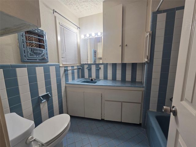 6717 Fairway Drive, Galveston, TX 77551