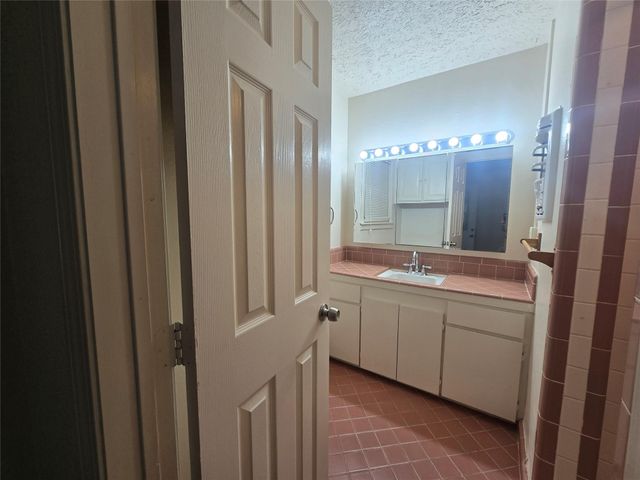 6717 Fairway Drive, Galveston, TX 77551