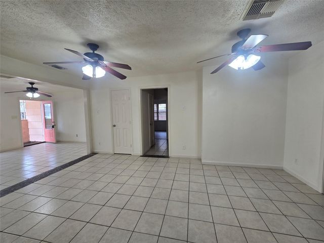 6717 Fairway Drive, Galveston, TX 77551