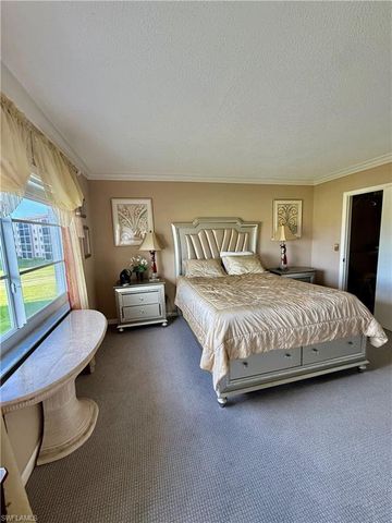 1 High Point CIR W 303, Naples, FL 34103