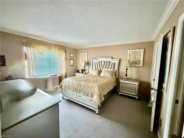 1 High Point CIR W 303, Naples, FL 34103
