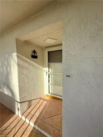 1 High Point CIR W 303, Naples, FL 34103