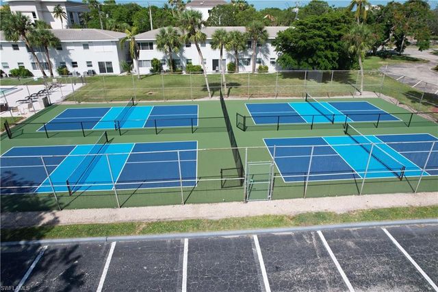 1 High Point CIR W 303, Naples, FL 34103