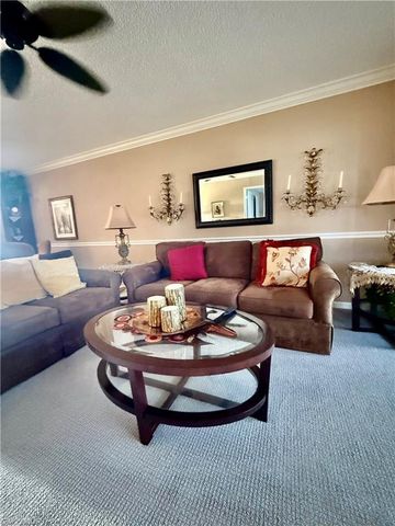 1 High Point CIR W 303, Naples, FL 34103