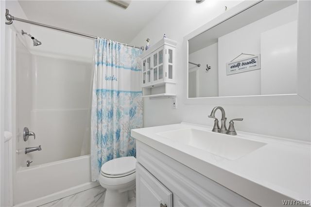 6962 Christi Lane, Wheatfield, NY 14304