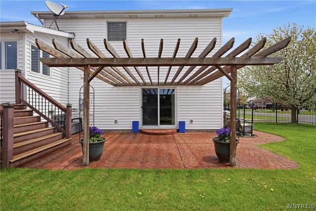 6962 Christi Lane, Wheatfield, NY 14304