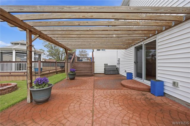 6962 Christi Lane, Wheatfield, NY 14304