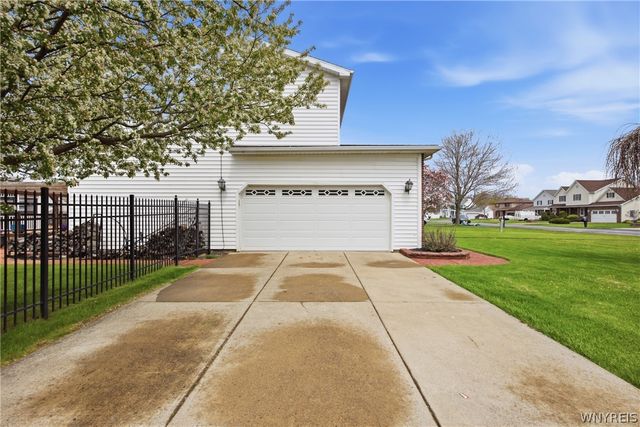 6962 Christi Lane, Wheatfield, NY 14304