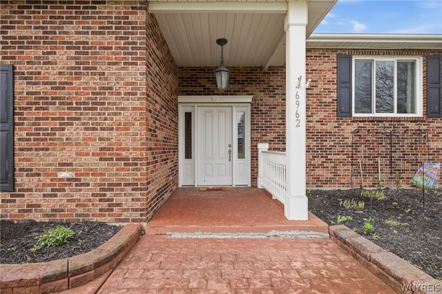 6962 Christi Lane, Wheatfield, NY 14304