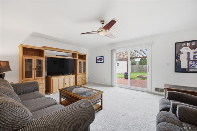 6962 Christi Lane, Wheatfield, NY 14304