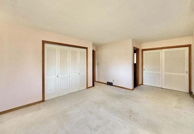 442 Oakland LANE, Elkhorn, WI 53121