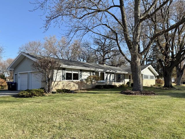 442 Oakland LANE, Elkhorn, WI 53121