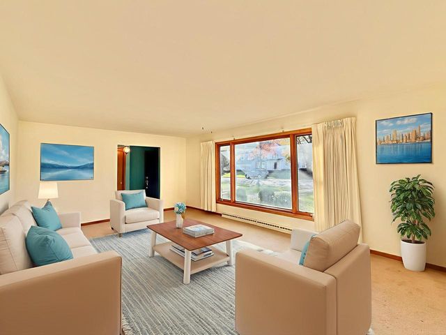 442 Oakland LANE, Elkhorn, WI 53121